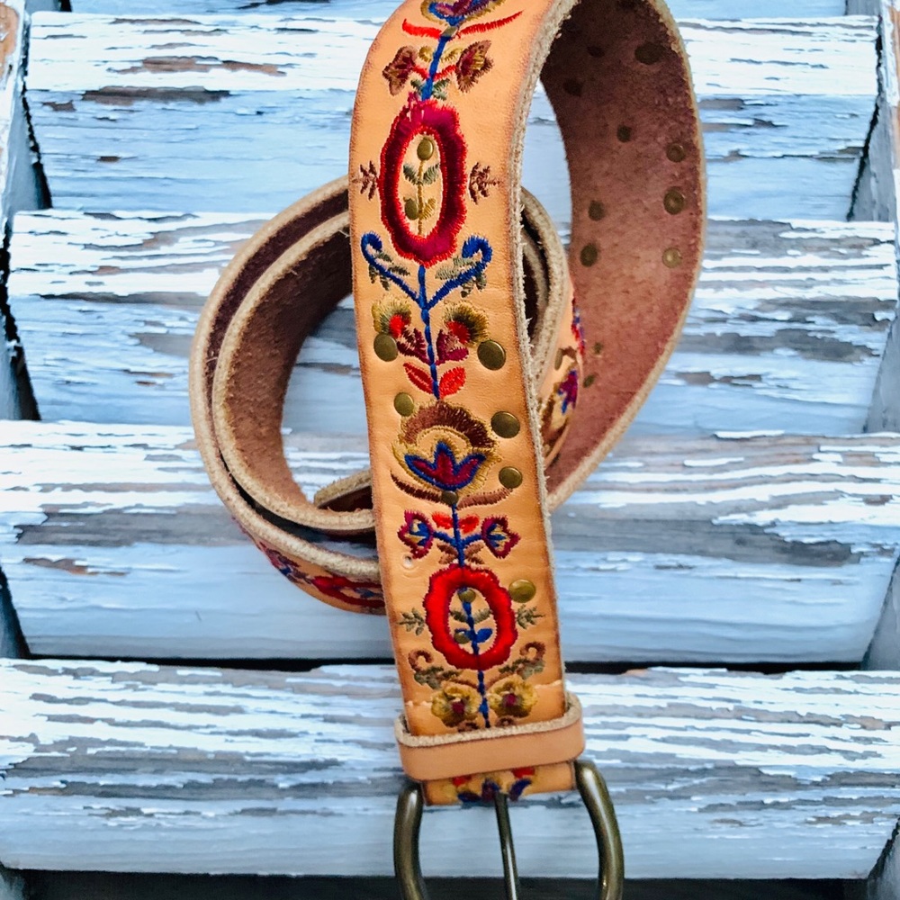 Lucky Brand Embroidered BOHO Leather Belt, Medium